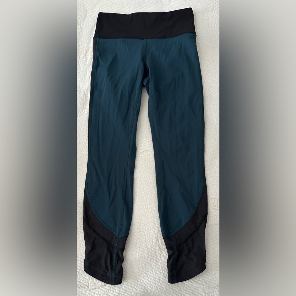 Lululemon: Women’s Crops - Size 6